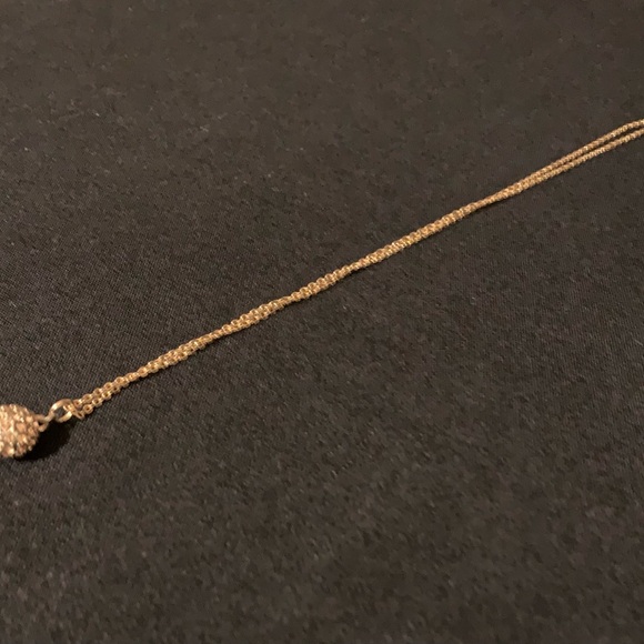 Stunning 🤩 Gold Tone Beautiful round Style crystals necklace!! 🤩 - Picture 10 of 12